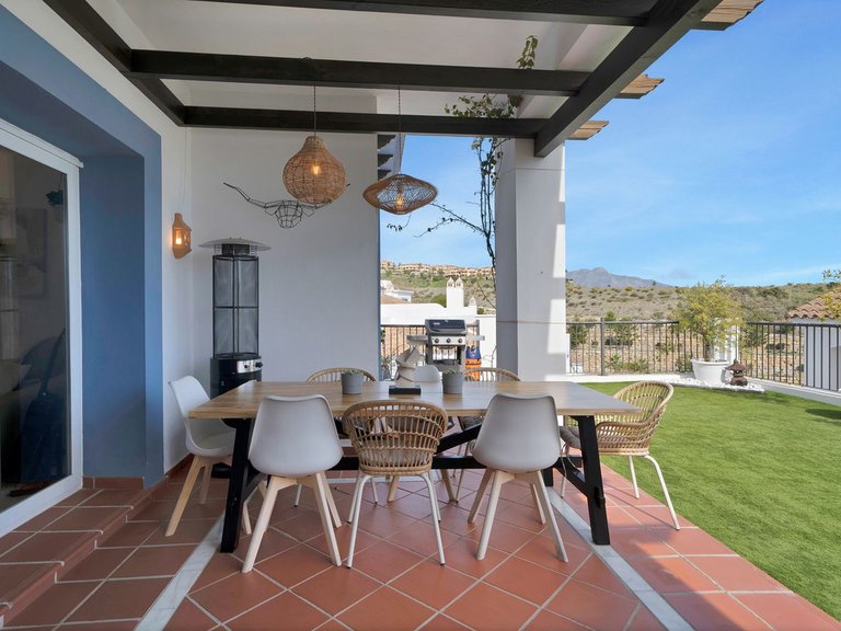 Apartment for Sale in El Paraiso, Malaga 3