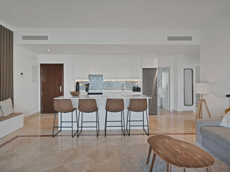 Apartment for Sale in El Paraiso, Malaga 7