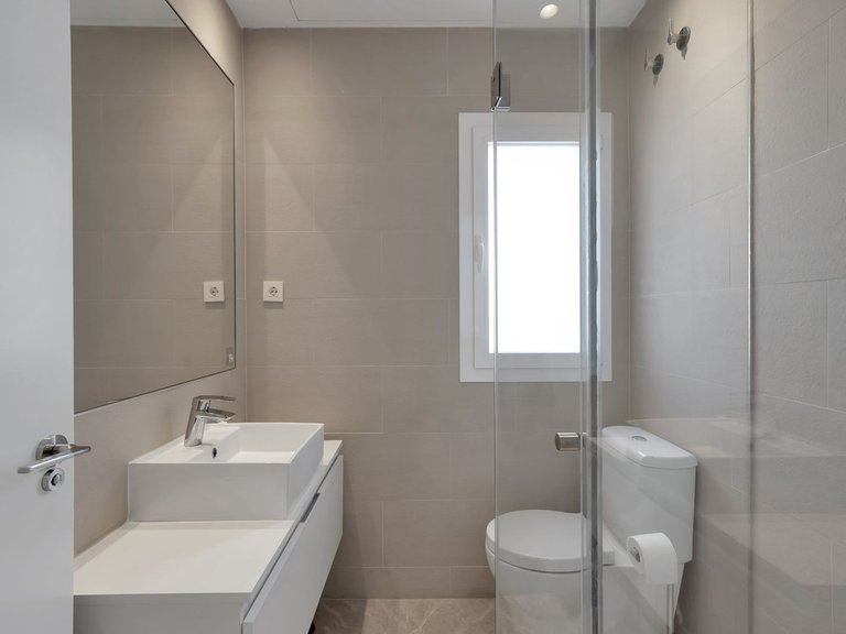 Apartment for Sale in El Paraiso, Malaga 9