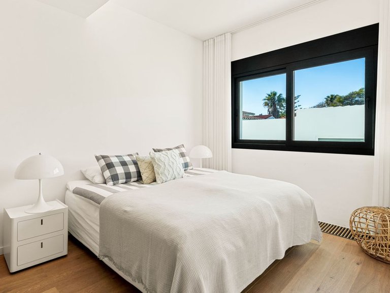 Villa for Sale in Las Chapas, Malaga 60