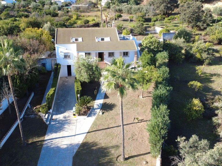 Villa for Sale in Alhaurín De La Torre, Malaga 1