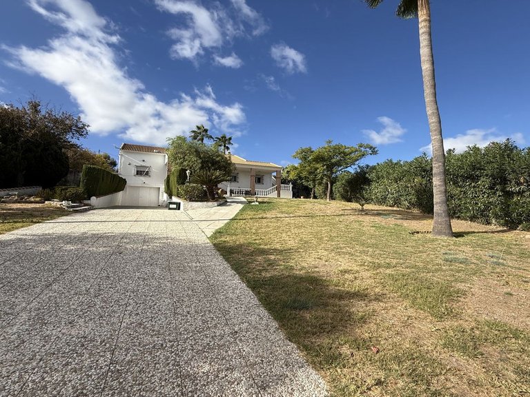 Villa for Sale in Alhaurín De La Torre, Malaga 24