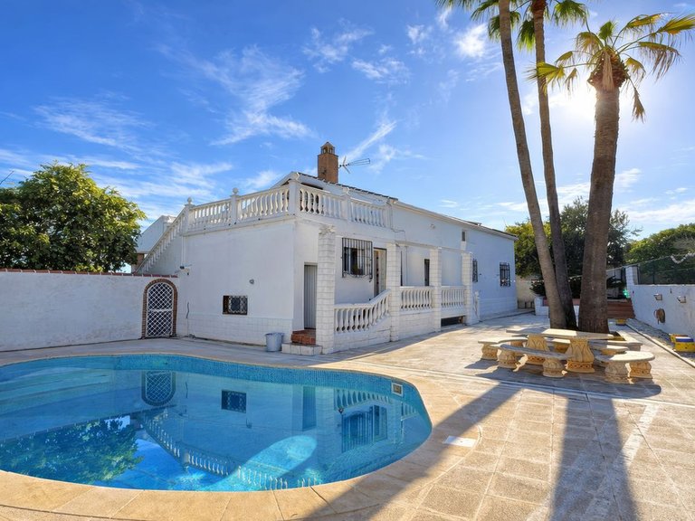 Villa for Sale in Alhaurín De La Torre, Malaga 35