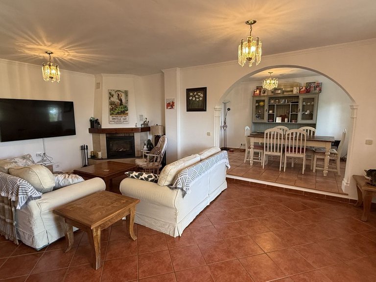 Villa for Sale in Alhaurín De La Torre, Malaga 4