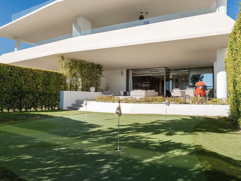 Villa for Sale in Nueva Andalucía, Malaga 26