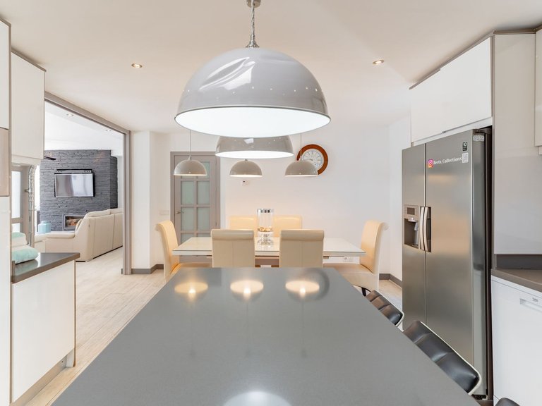 Villa for Sale in Estepona, Malaga 10