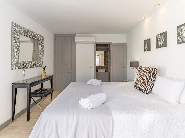 Villa for Sale in Estepona, Malaga 21