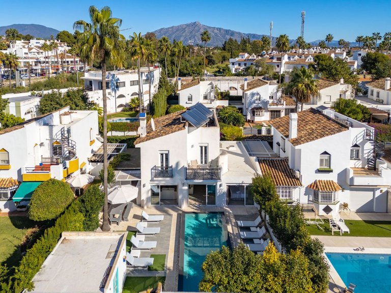 Villa for Sale in Estepona, Malaga 29