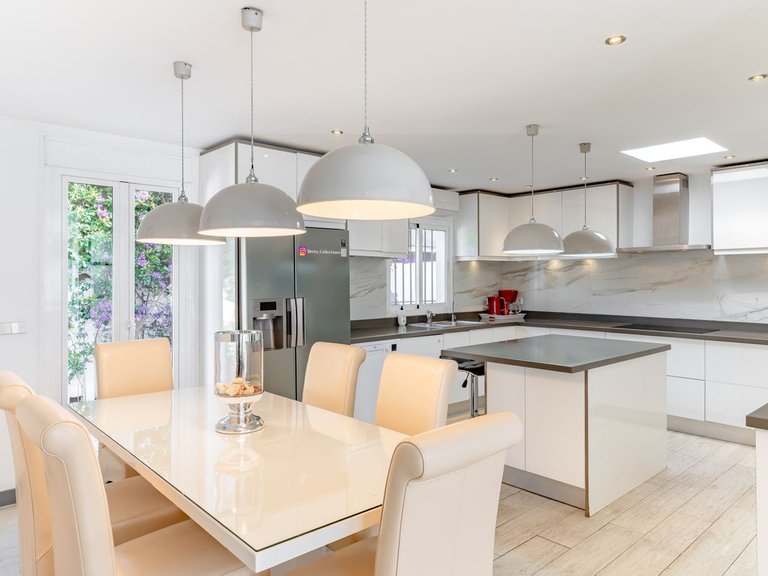 Villa for Sale in Estepona, Malaga 6