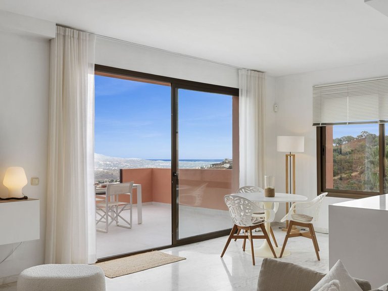 Apartment for Sale in La Mairena, Malaga 11