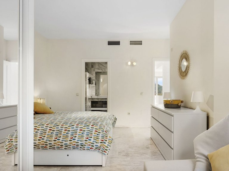 Apartment for Sale in La Mairena, Malaga 24