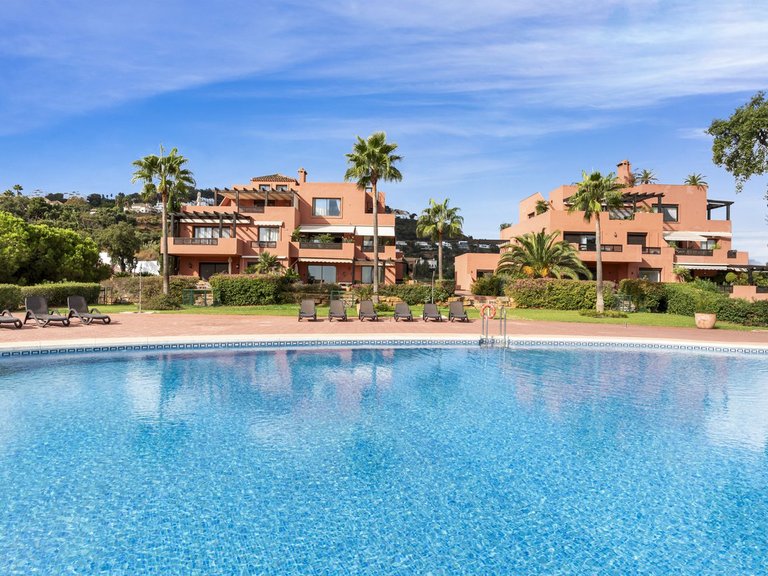 Apartment for Sale in La Mairena, Malaga 4