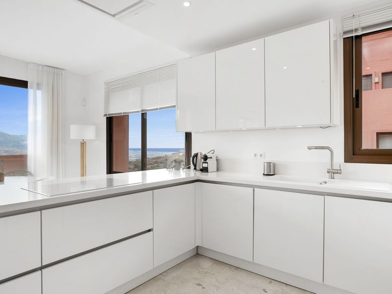 Apartment for Sale in La Mairena, Malaga 5