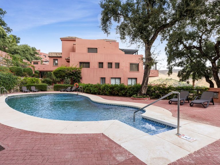 Apartment for Sale in La Mairena, Malaga 6