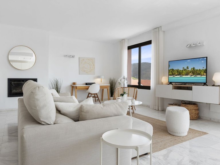 Apartment for Sale in La Mairena, Malaga 9