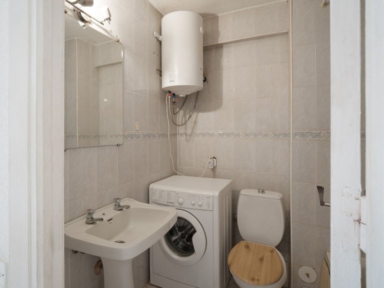 Apartment for Sale in Costa del Sol, Benalmadena Costa, Malaga 11