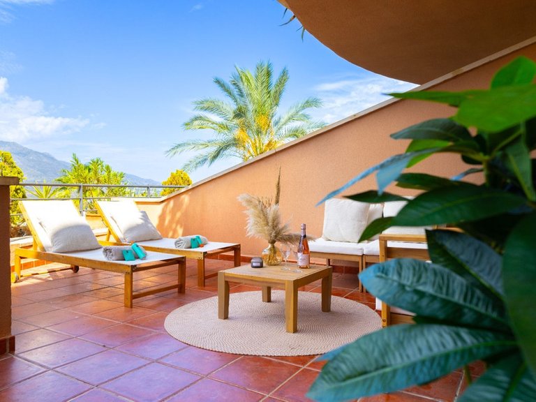 Apartment for Sale in Nueva Andalucía, Malaga 1