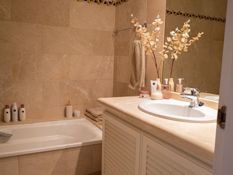 Apartment for Sale in Nueva Andalucía, Malaga 28