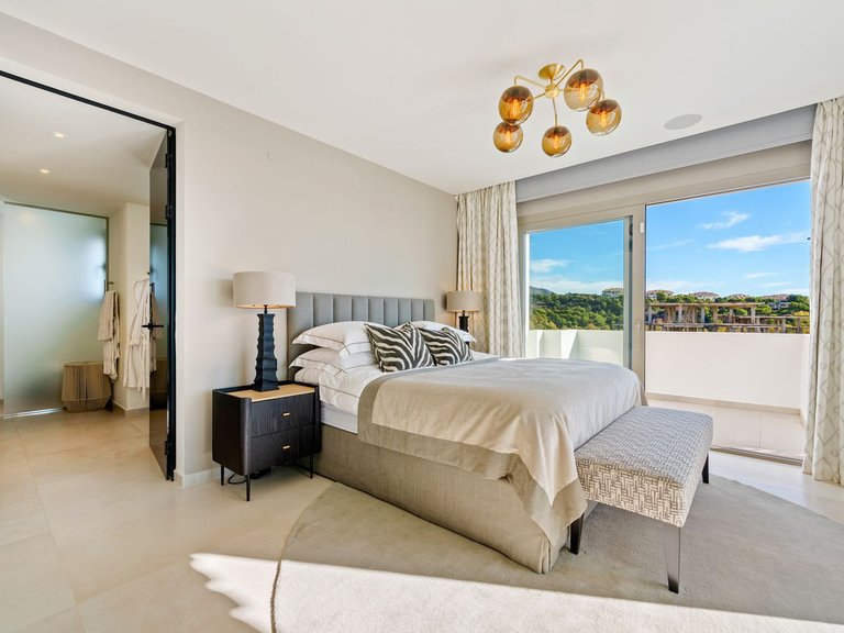 Villa for Sale in Nueva Andalucía, Malaga 13
