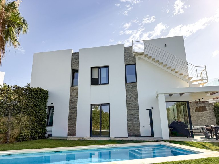 Town House for Sale in Cabopino, Malaga 1