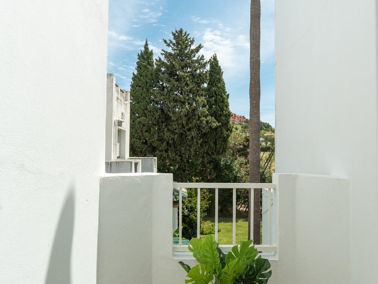Villa for Sale in Nueva Andalucía, Malaga 24