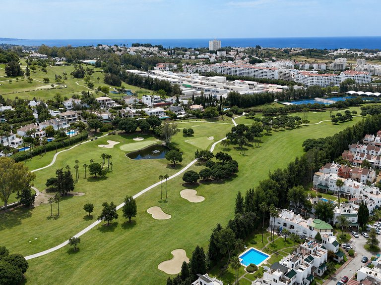 Villa for Sale in Nueva Andalucía, Malaga 42