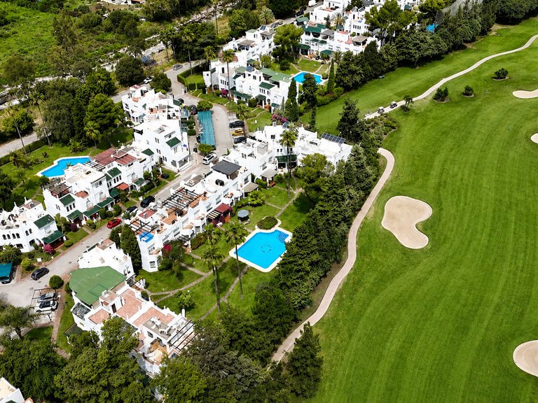 Villa for Sale in Nueva Andalucía, Malaga 43