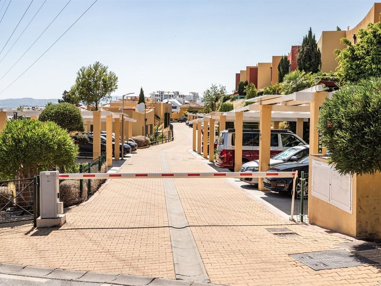 Apartment for Sale in Higueron, Malaga 28