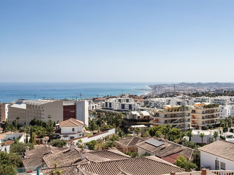 Apartment for Sale in Higueron, Malaga 31