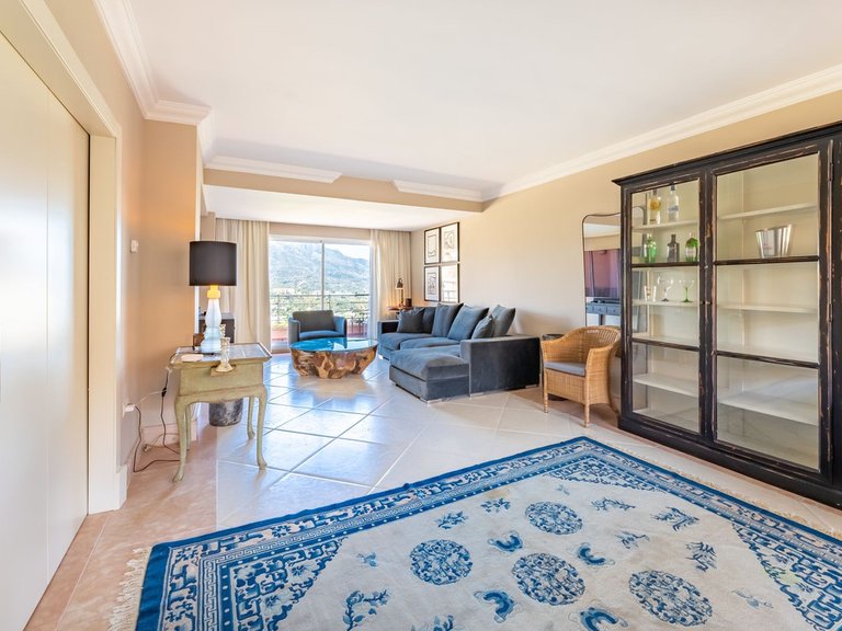 Penthouse for Sale in Nueva Andalucía, Malaga 11