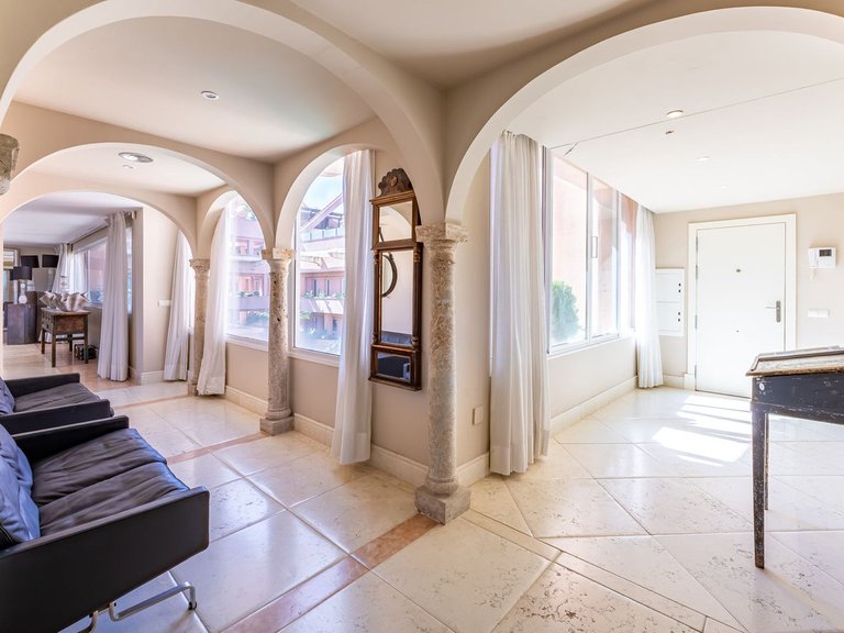 Penthouse for Sale in Nueva Andalucía, Malaga 12
