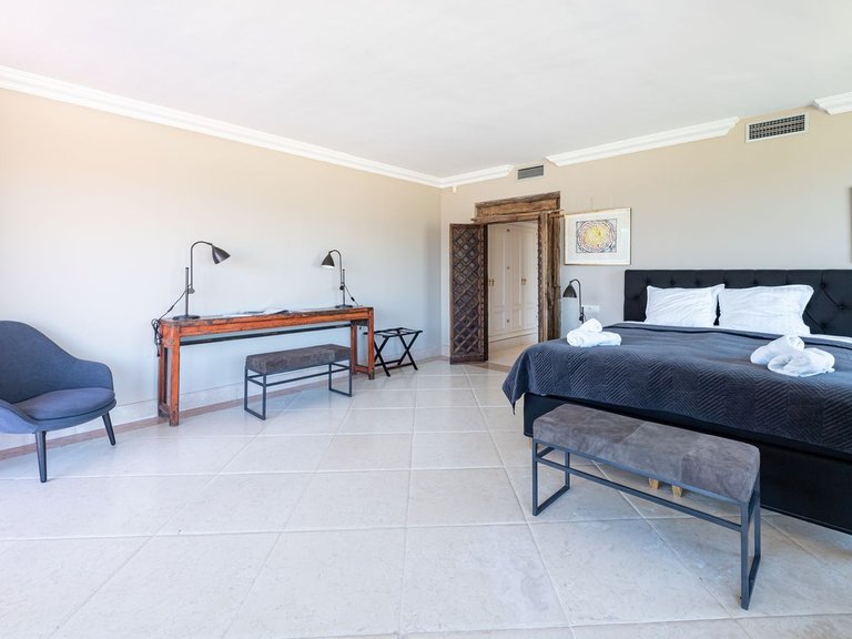 Penthouse for Sale in Nueva Andalucía, Malaga 17