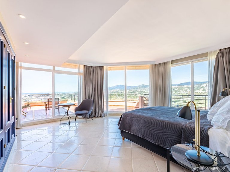 Penthouse for Sale in Nueva Andalucía, Malaga 18