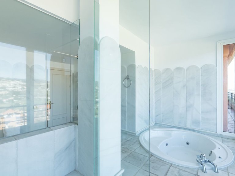 Penthouse for Sale in Nueva Andalucía, Malaga 21