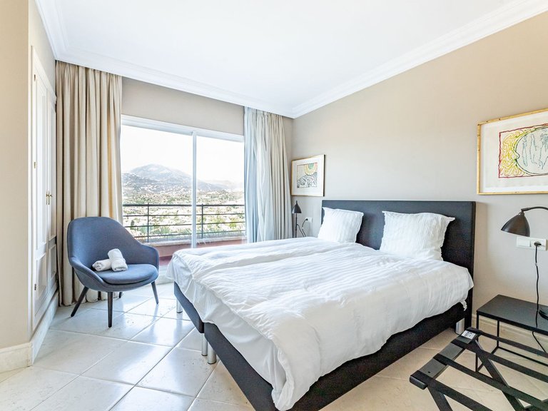 Penthouse for Sale in Nueva Andalucía, Malaga 31
