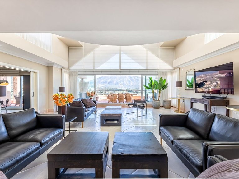 Penthouse for Sale in Nueva Andalucía, Malaga 5