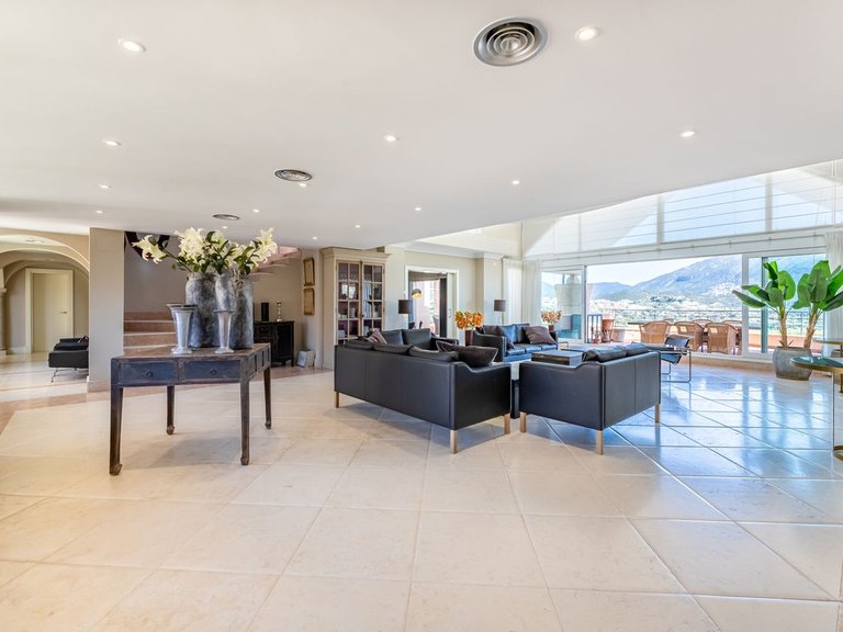 Penthouse for Sale in Nueva Andalucía, Malaga 8