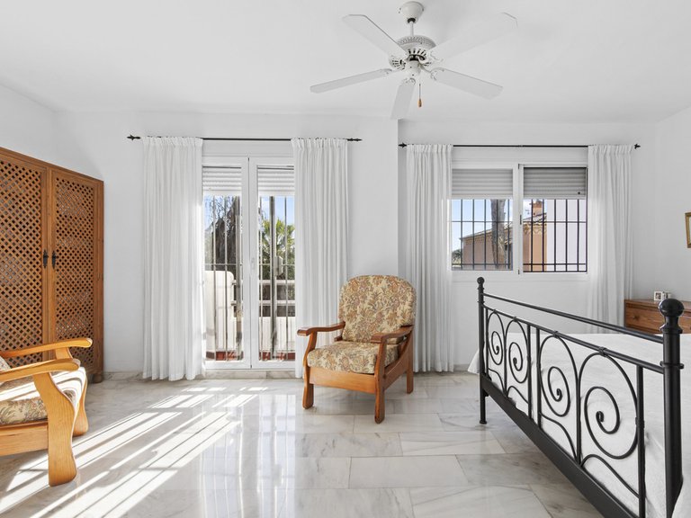 Villa for Sale in Estepona, Malaga 12