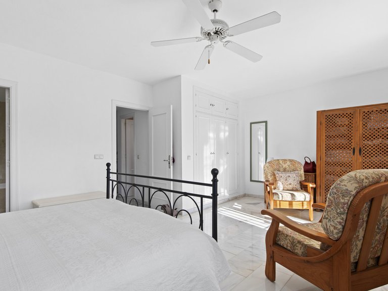Villa for Sale in Estepona, Malaga 13