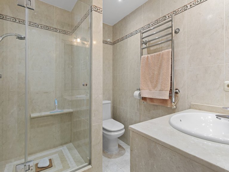 Villa for Sale in Estepona, Malaga 14