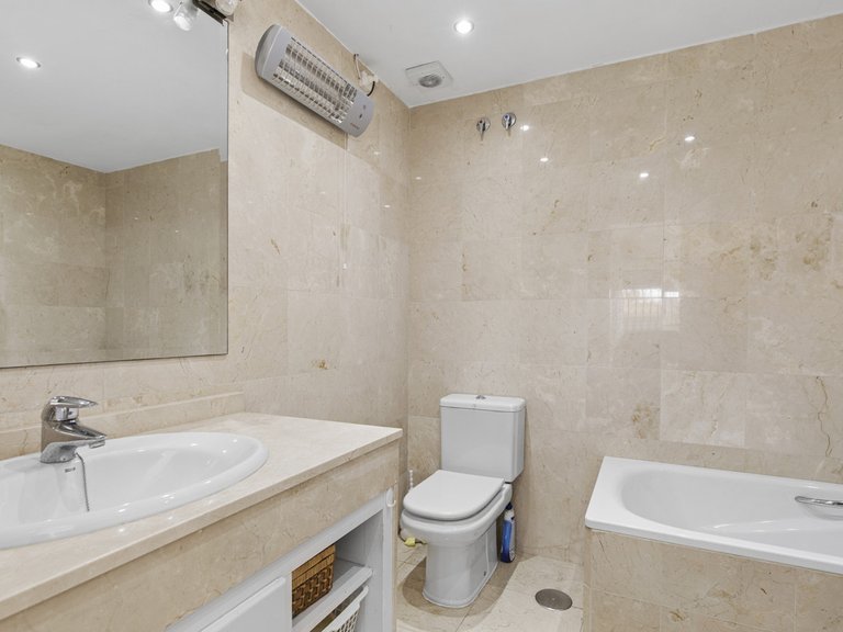 Villa for Sale in Estepona, Malaga 16