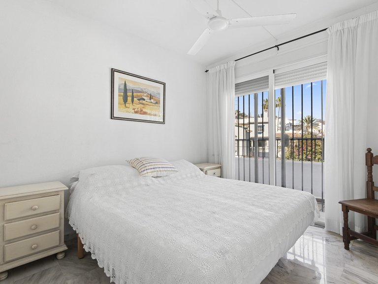 Villa for Sale in Estepona, Malaga 17