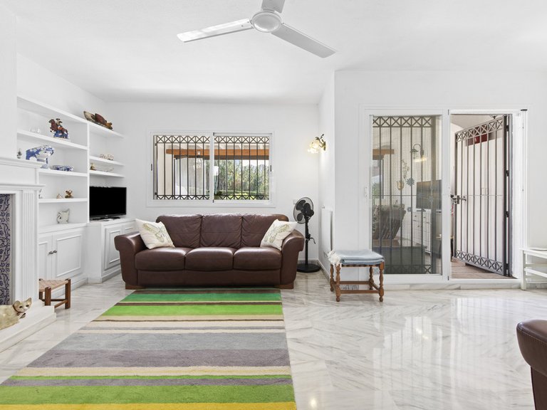 Villa for Sale in Estepona, Malaga 2