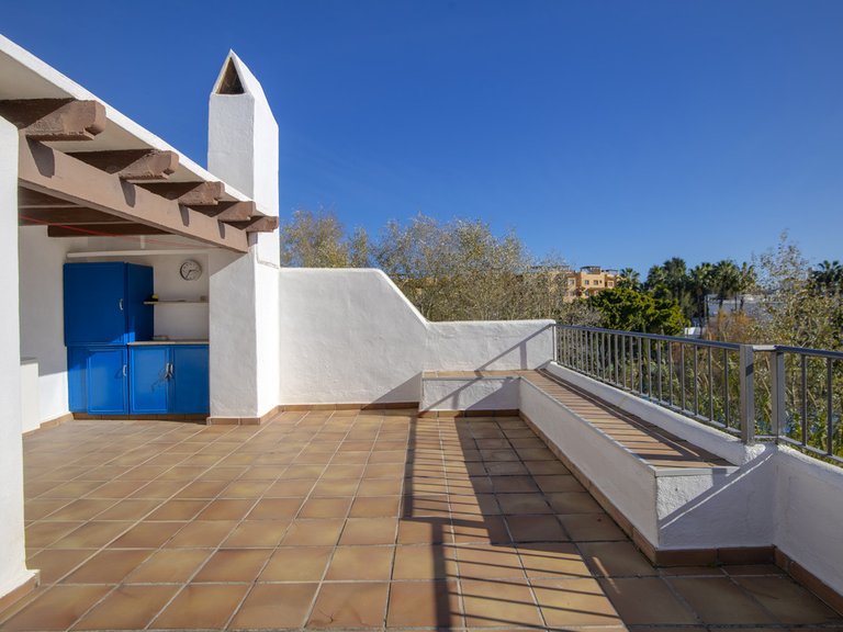 Villa for Sale in Estepona, Malaga 24