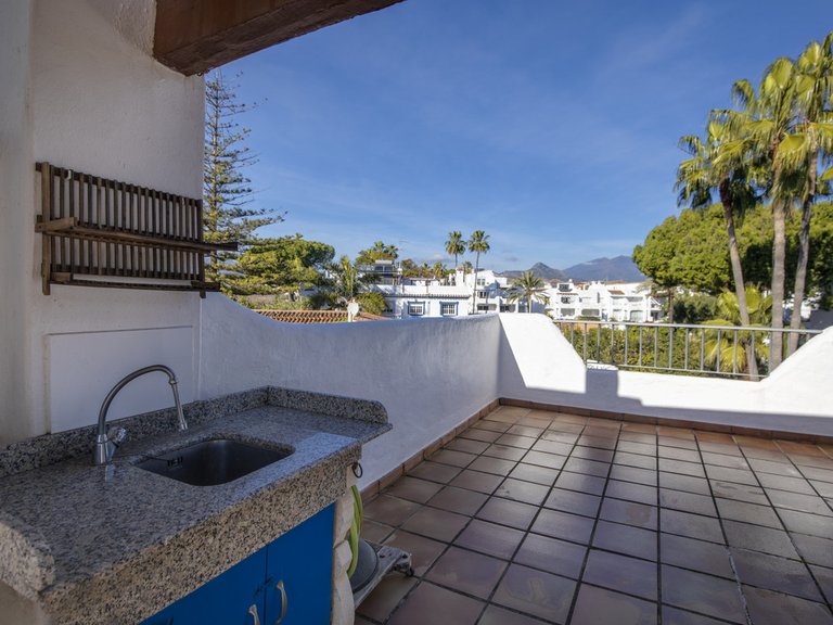 Villa for Sale in Estepona, Malaga 3