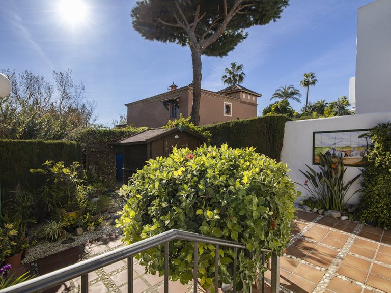 Villa for Sale in Estepona, Malaga 30