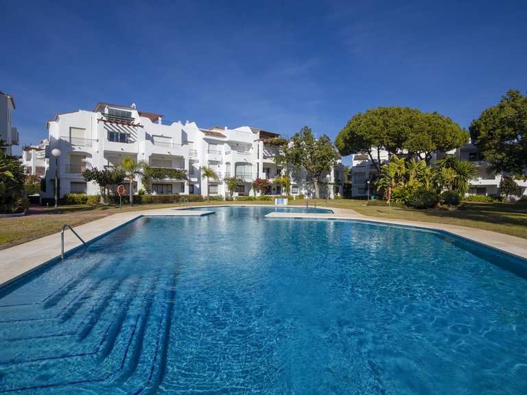 Villa for Sale in Estepona, Malaga 31