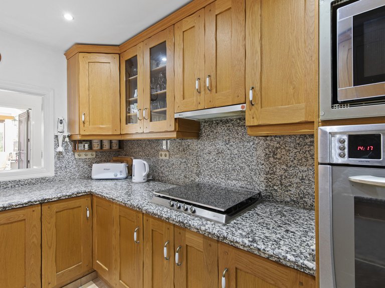 Villa for Sale in Estepona, Malaga 9