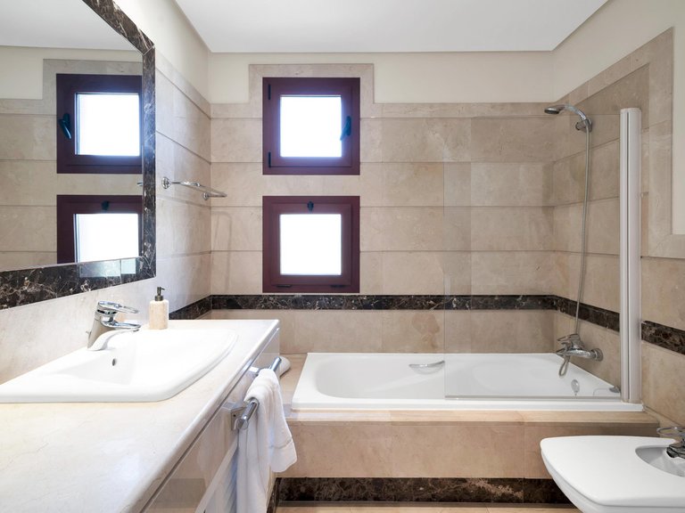 Apartment for Sale in Bahía De Marbella, Malaga 12