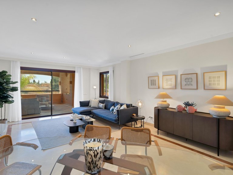 Apartment for Sale in Bahía De Marbella, Malaga 2